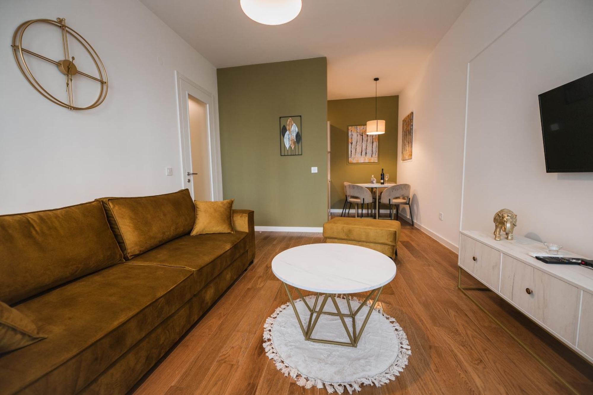 Apartman City Charm Μπάνια Λούκα Εξωτερικό φωτογραφία