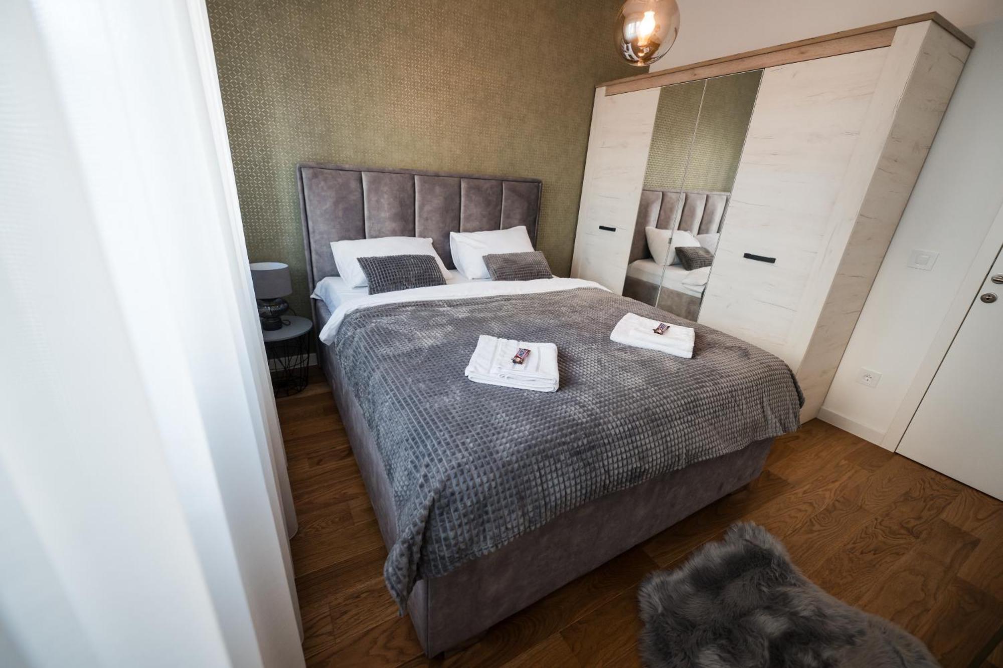 Apartman City Charm Μπάνια Λούκα Εξωτερικό φωτογραφία
