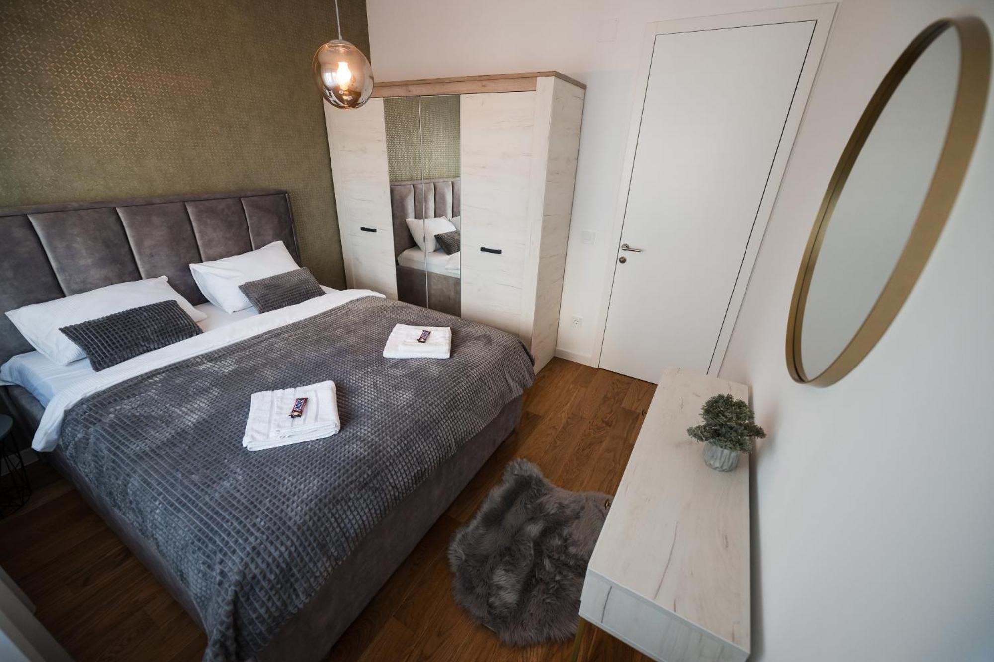 Apartman City Charm Μπάνια Λούκα Εξωτερικό φωτογραφία