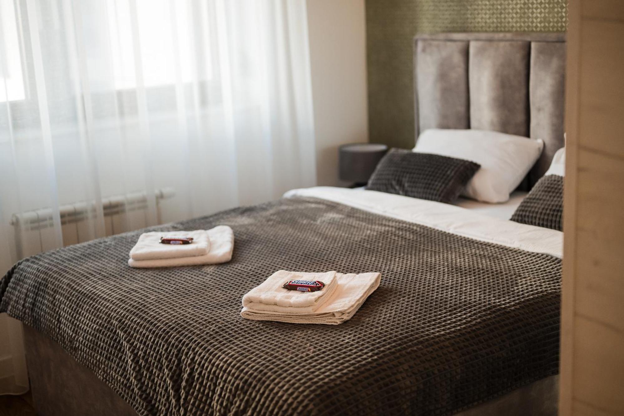 Apartman City Charm Μπάνια Λούκα Εξωτερικό φωτογραφία